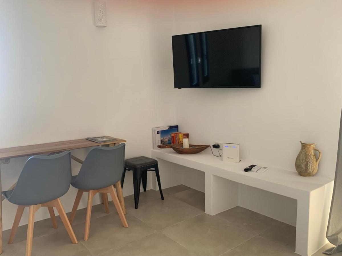 Paros-Memories-Neubau-Villen, Sportpool Aspro Chorio Exterior photo